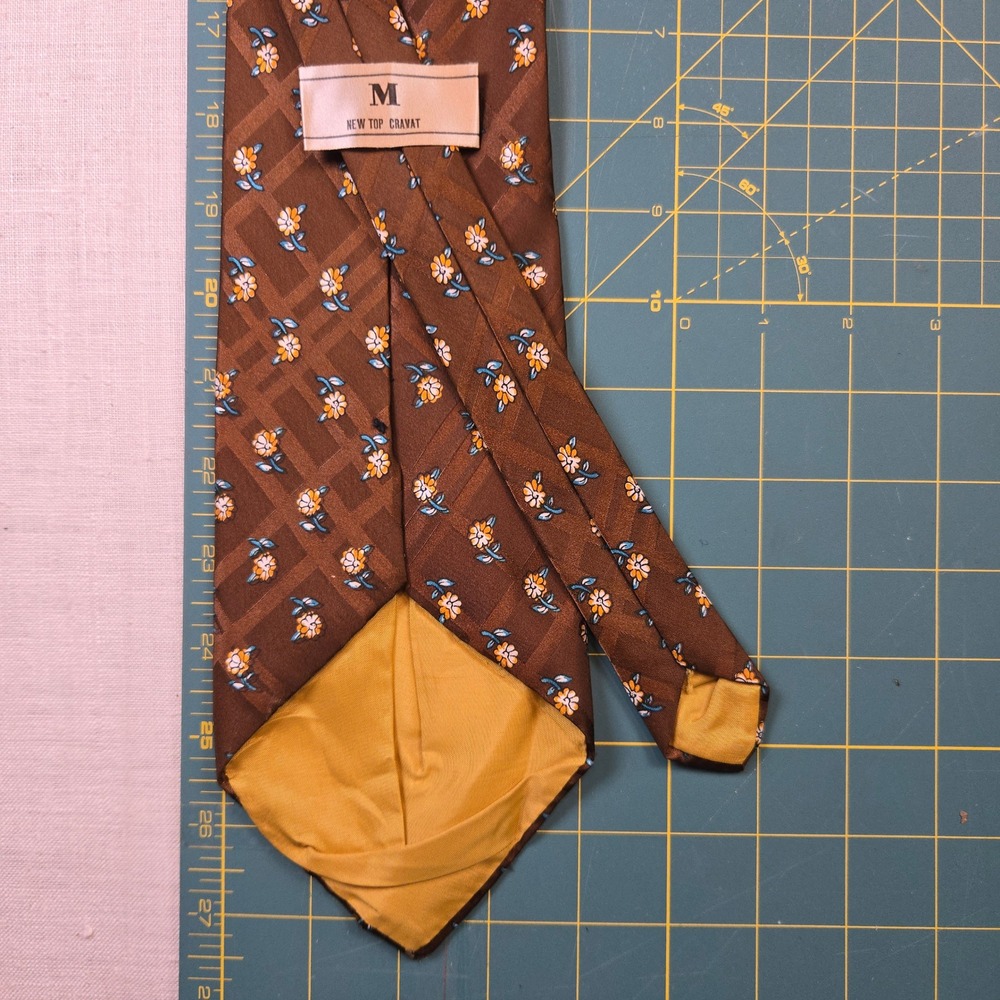 VTG New Top Cravat Neck Tie JAPAN Poly 1970s Mens Brown Floral Plaid 55x4" EUC